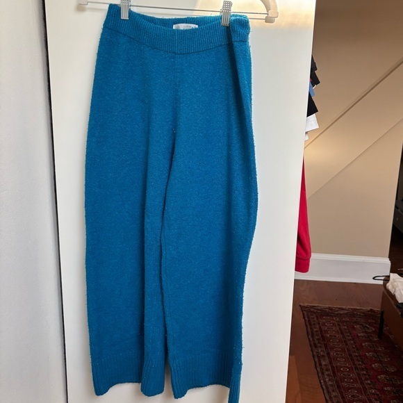 Blue Knit Wide-Leg Pants and Sweater Set - Picture 2 of 10